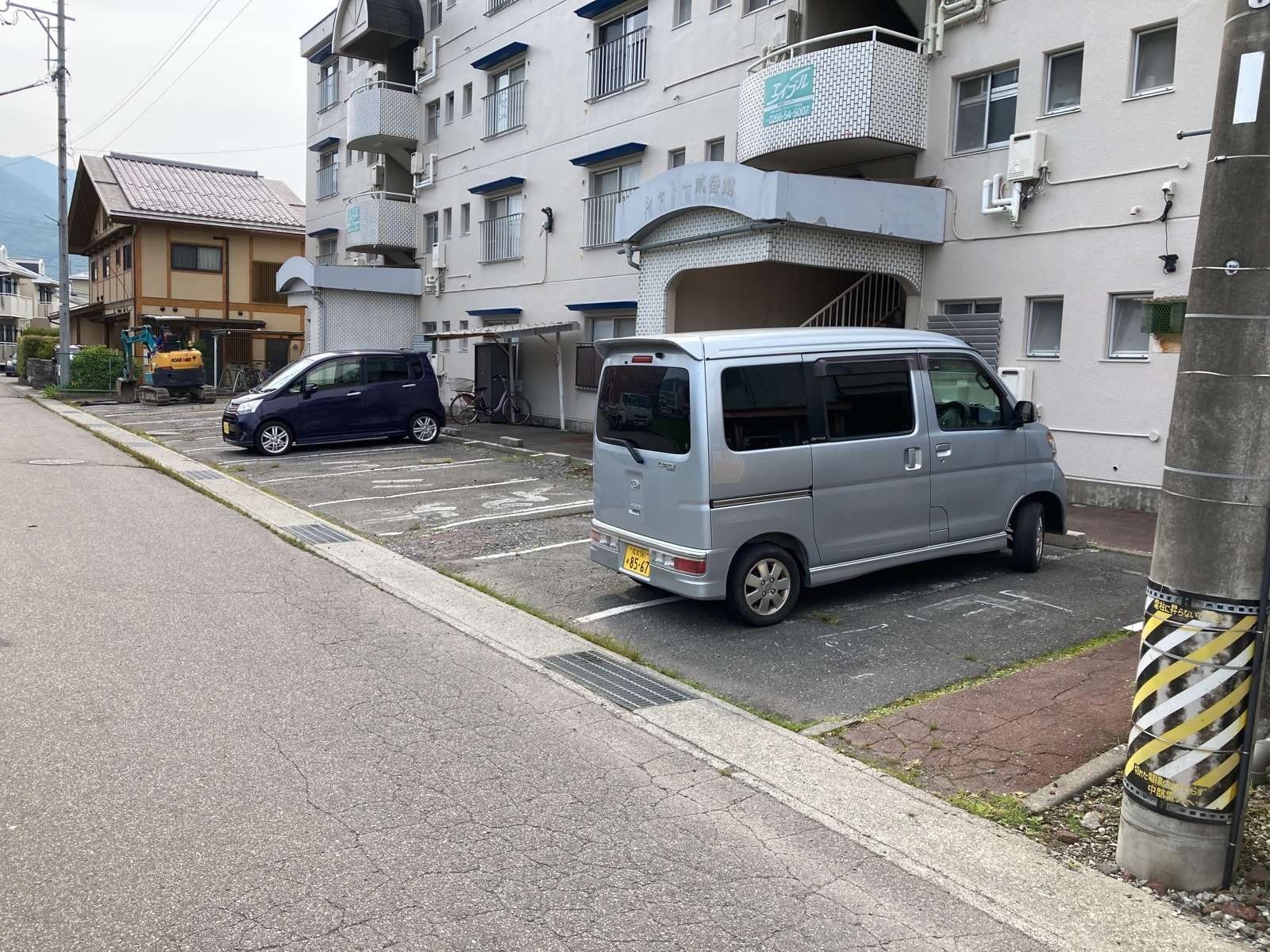 諏訪市アパート駐車場工事例